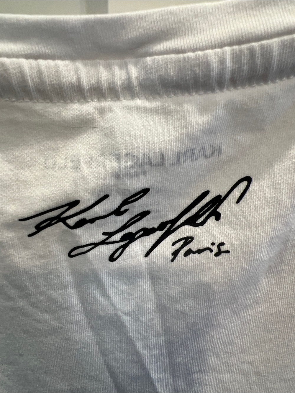 Karl Lagerfeld White Tee with Black and Blue Café Sketch XL - Picture 4 of 4